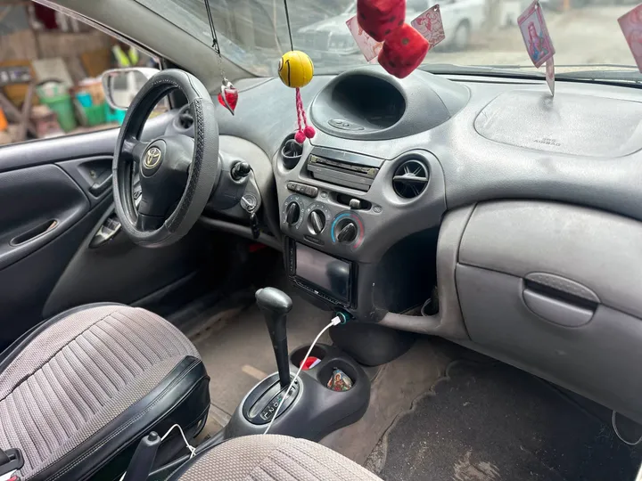 Toyota Vitz 2002 Automatic – photo 5