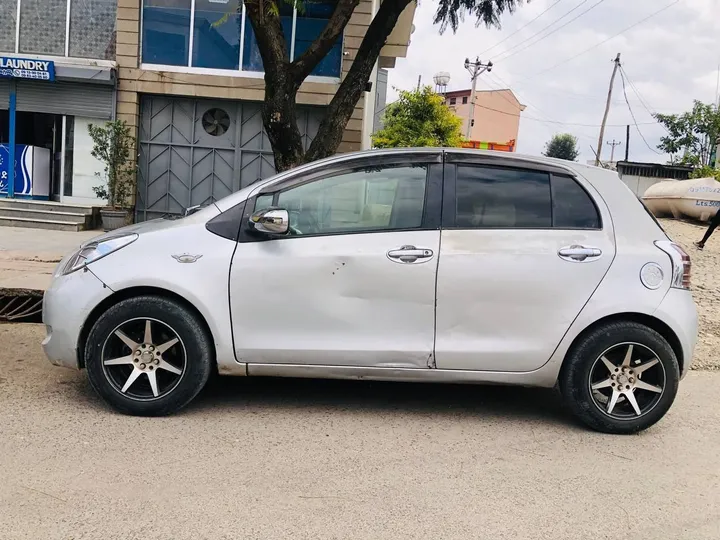 Toyota Yaris Compact 2006 – photo 3