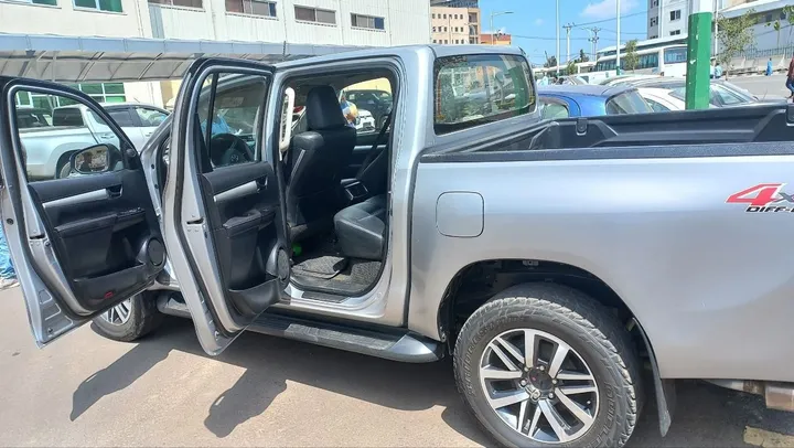 Toyota Hilux Revo 2016 Automatic – photo 9