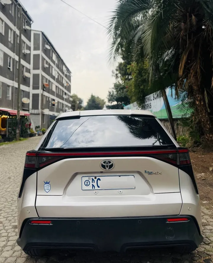 Toyota BZ4X EV 2023 Electric – photo 6