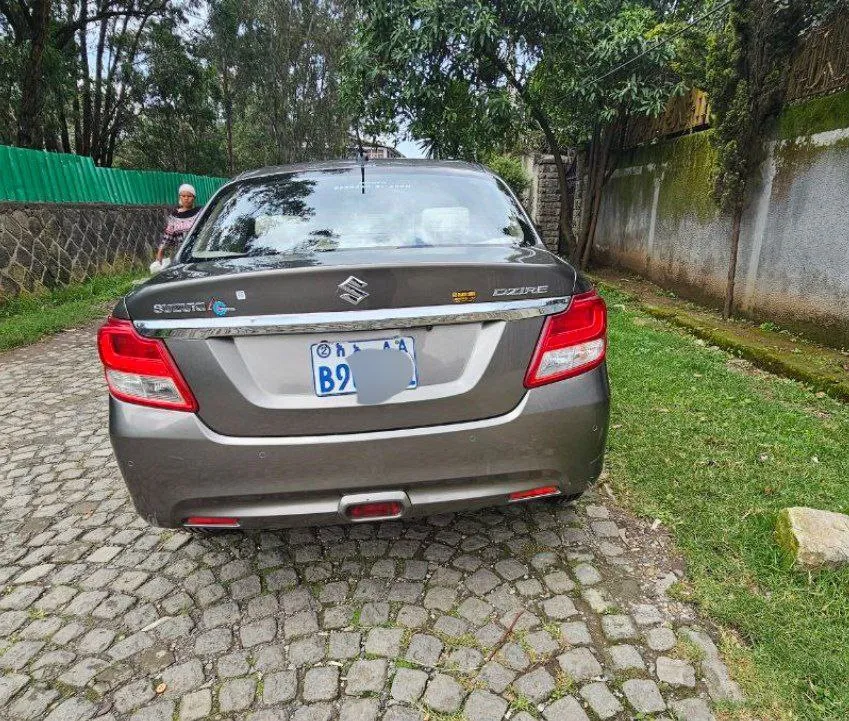 Suzuki Dzire 2021 Automatic – photo 3