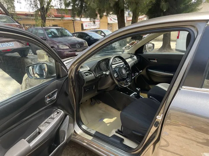 Suzuki Dzire 2021 Automatic – photo 3