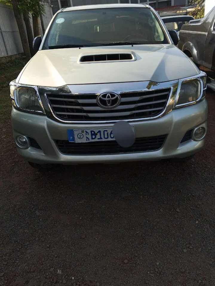 Toyota Hilux Double Cab Pickup – photo 5