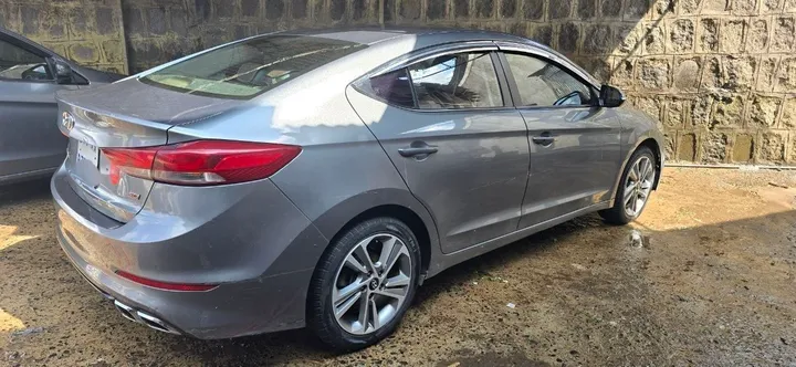 Hyundai Avante 2017 Automatic 1.6L – photo 3
