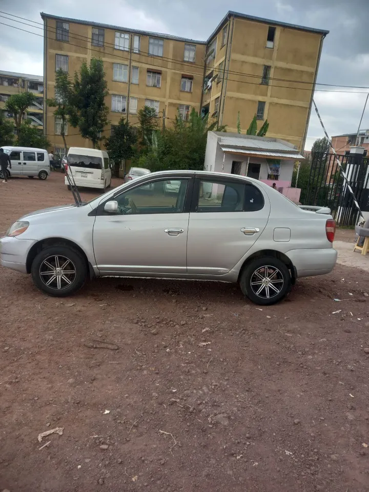 Toyota Sedan 2001 Automatic – photo 3
