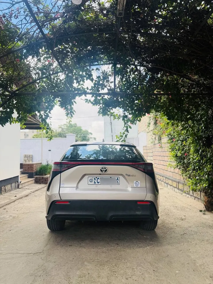 Toyota BZ4X 2023 Electric SUV – photo 3