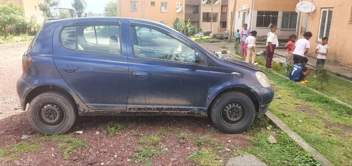 Toyota Vitz 1999 Automatic 1.0L – photo 4