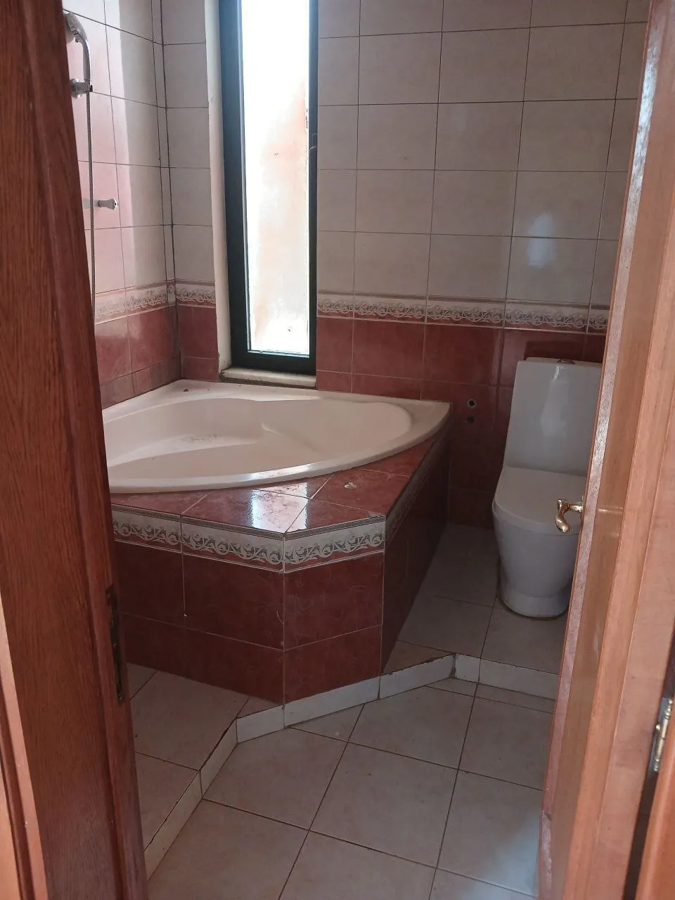 300 Sqm House in Ayat – photo 5