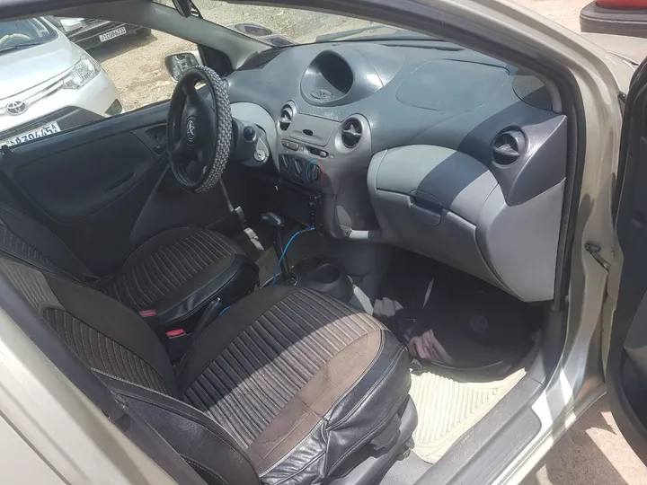 Toyota Vitz 2002 Automatic – photo 5
