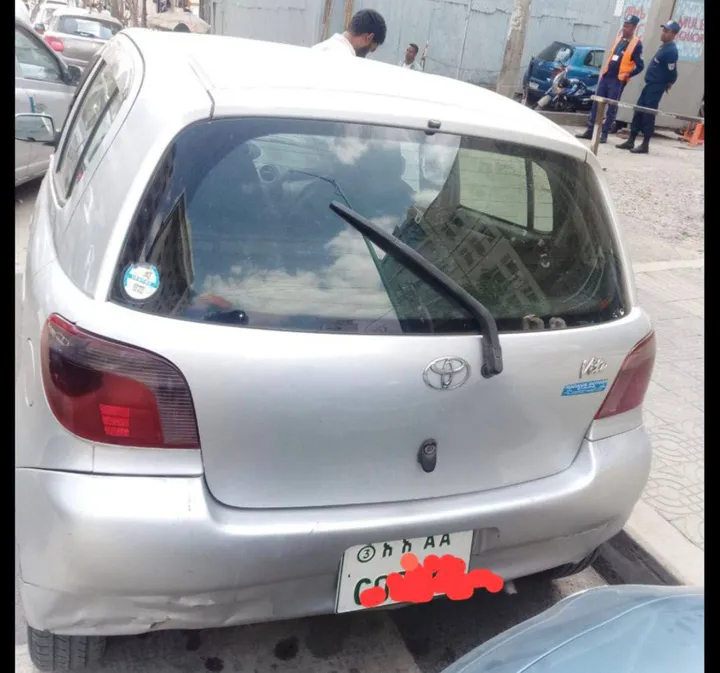 Toyota Vitz 2000 Automatic – photo 4