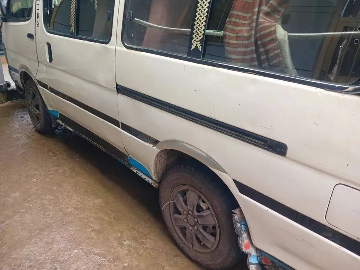 Toyota 5L JXL Manual 2002 – photo 4