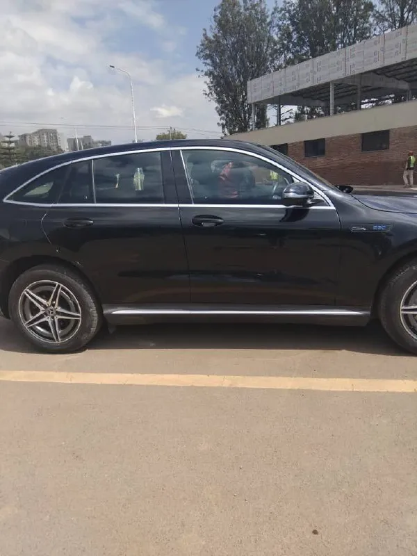 Mercedes-Benz EQC 400 4Matic EV – photo 4