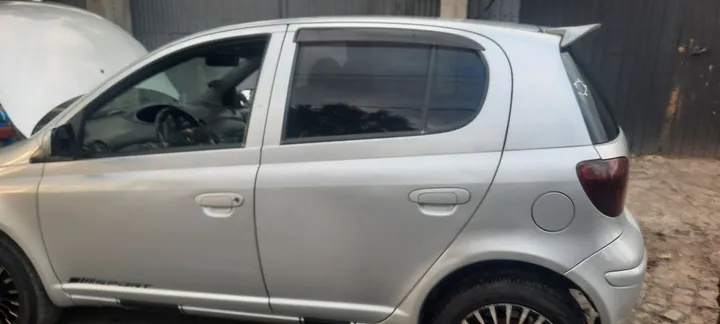 Toyota Vits 2004 Automatic – photo 4