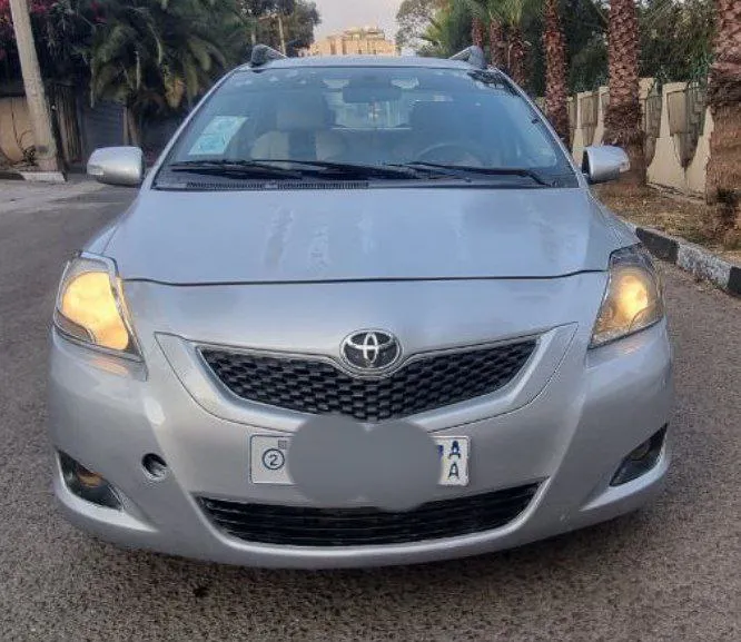 Toyota Yaris Belta 2010 Automatic – photo 3