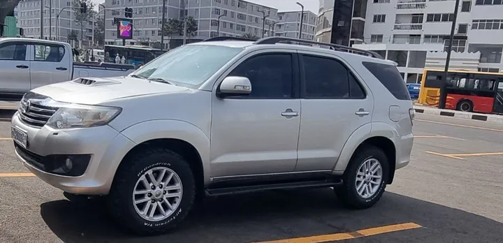 Toyota Fortuner 2013 Diesel SUV – photo 3
