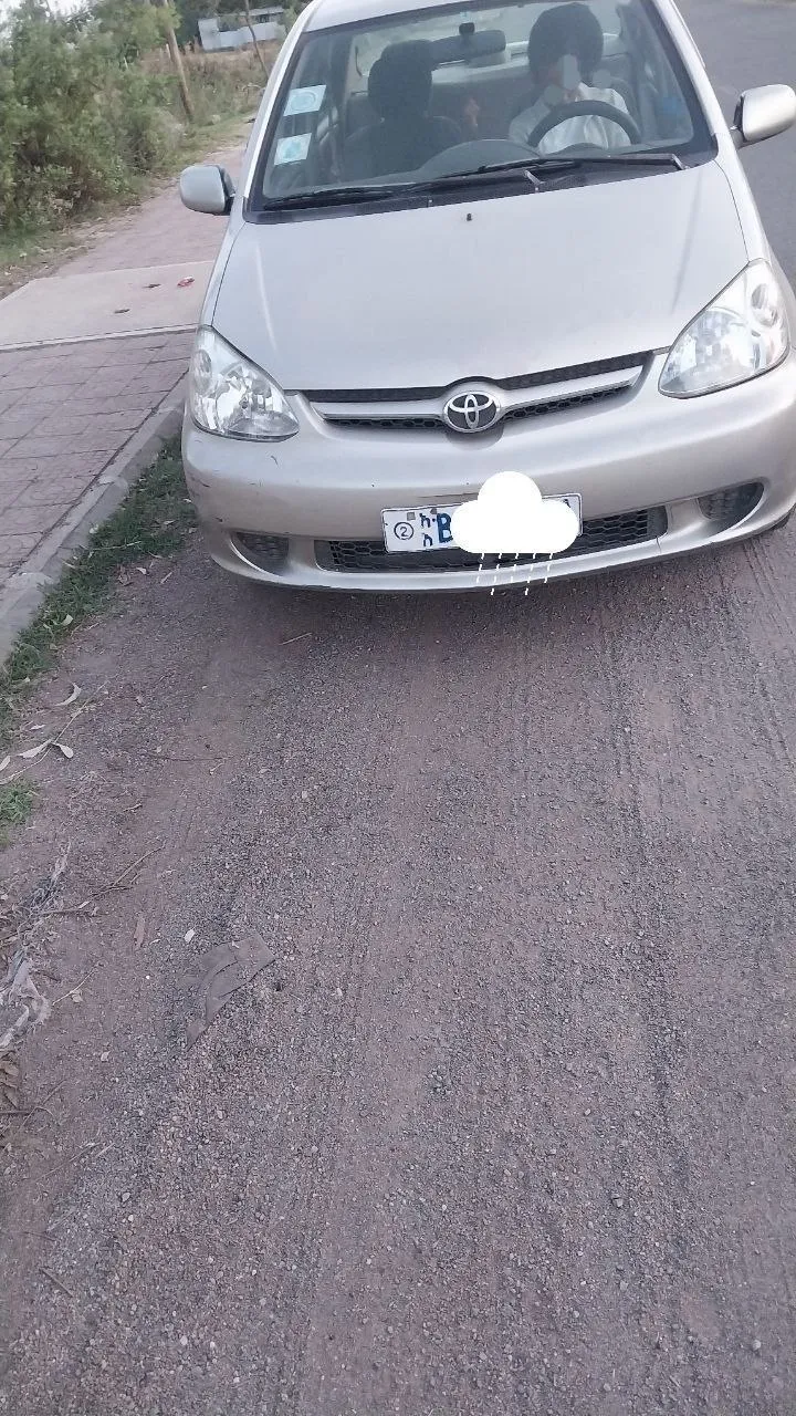 Toyota Platz 2005 Automatic – photo 4