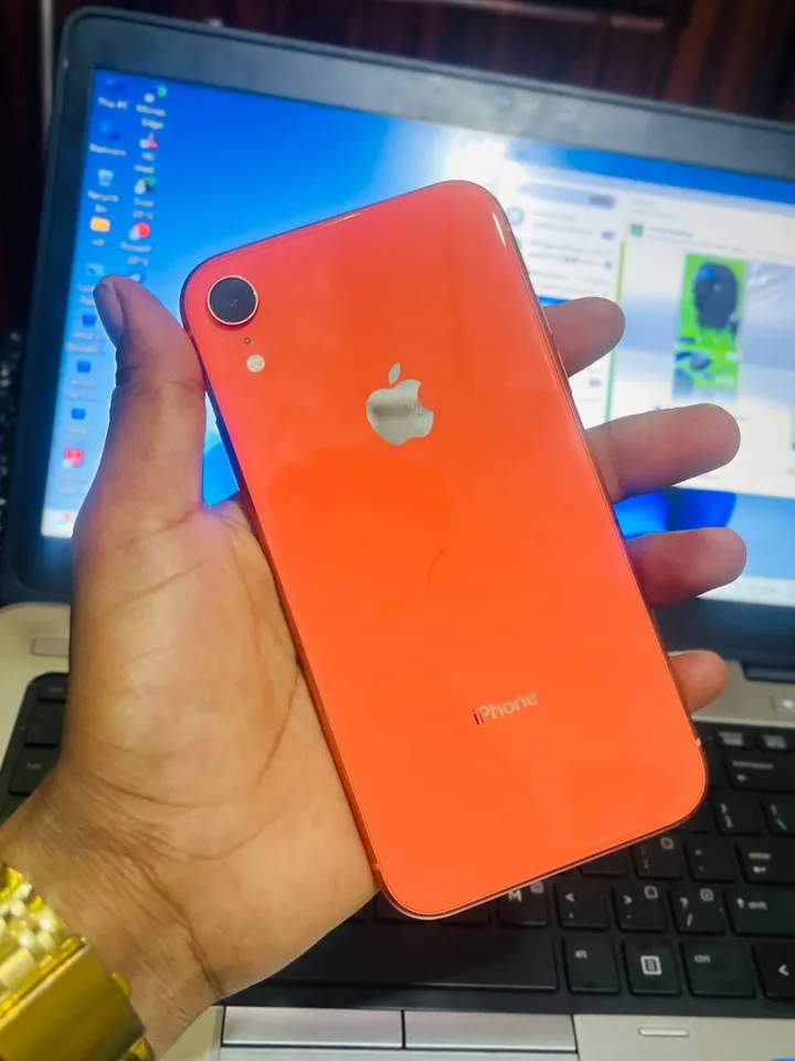 iPhone XR 64GB – photo 3