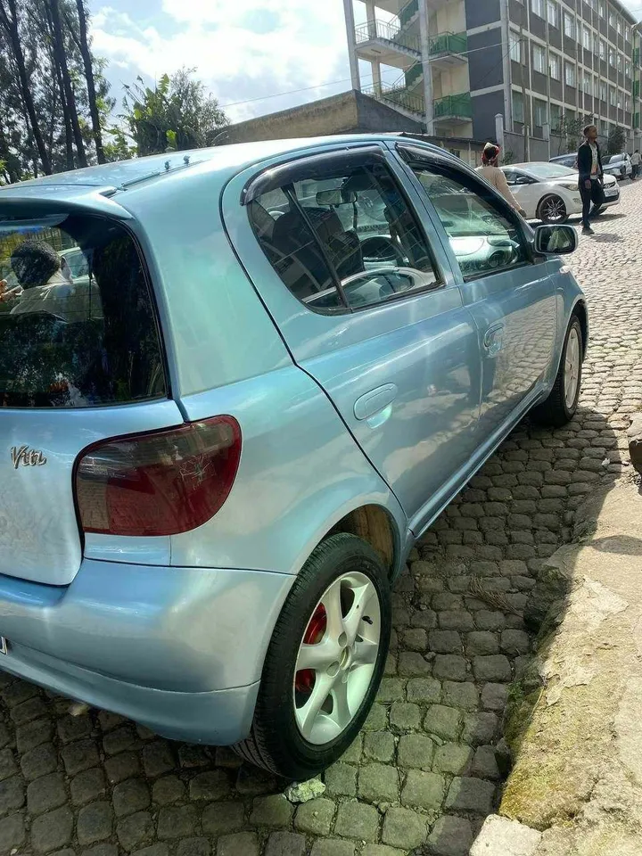 Toyota Vitz 2001 Automatic – photo 3