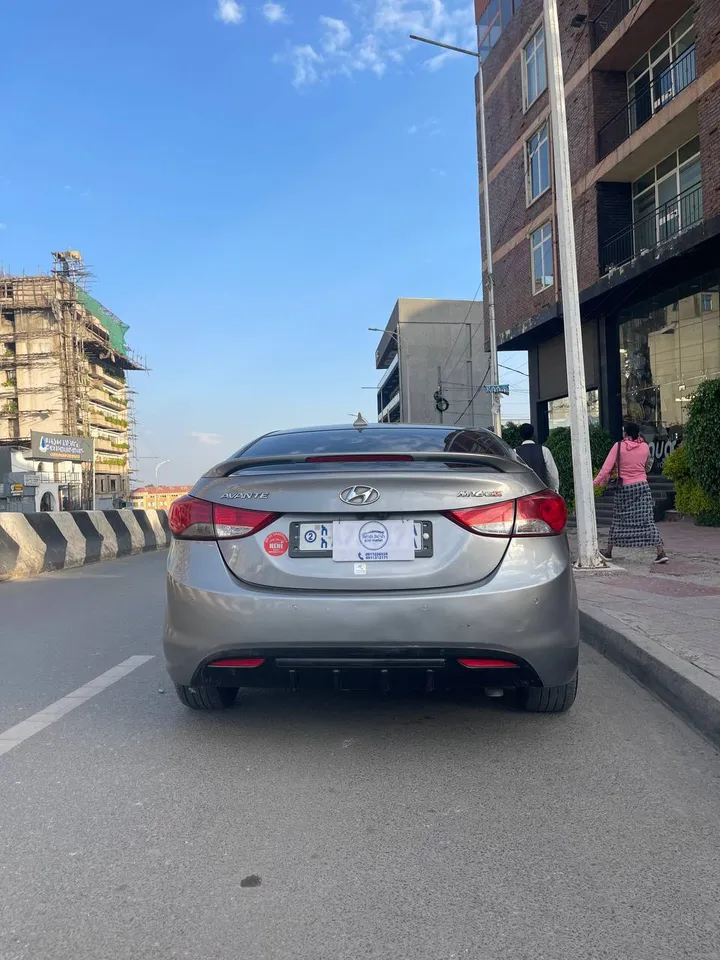 Hyundai Avante 2015 Automatic – photo 4