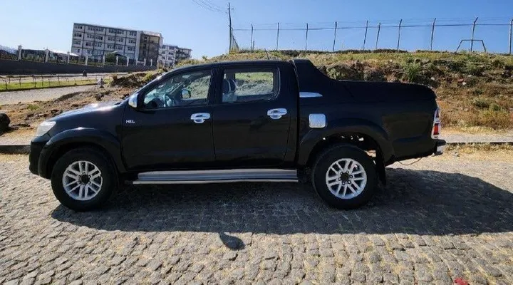 Toyota Hilux 2013 Pickup Automatic – photo 3