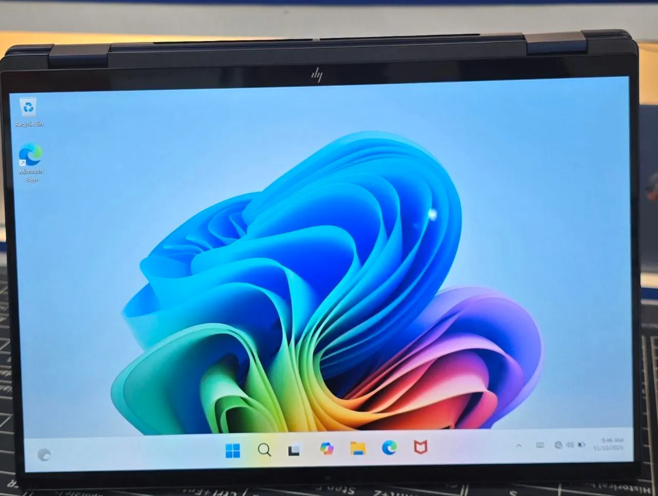 HP OmniBook X Flip Ultra 7 Laptop – photo 4