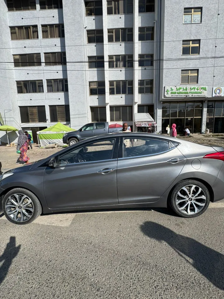 Hyundai Avante 2012 Automatic – photo 8