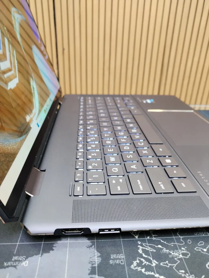 HP Spectre x360 i7 Convertible Laptop – photo 3