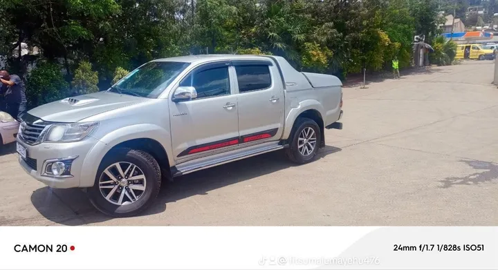 Toyota Hilux Double Cab 2013 – photo 4