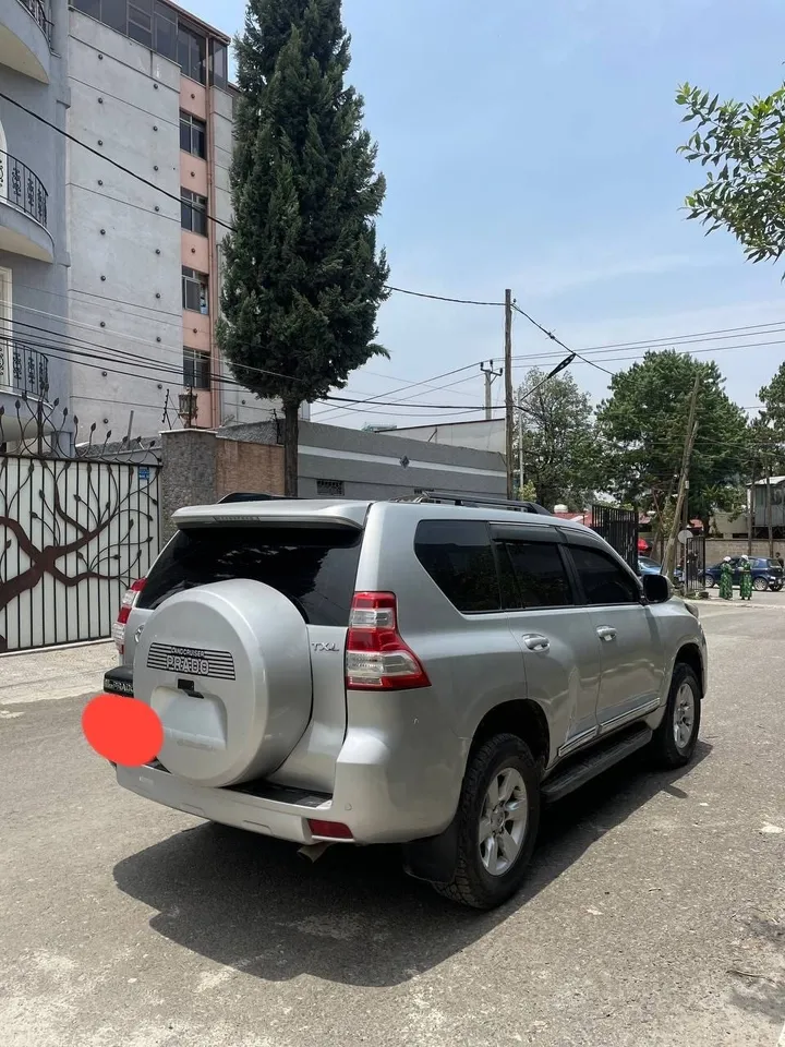 Toyota Landcruiser Prado 2016 SUV – photo 9
