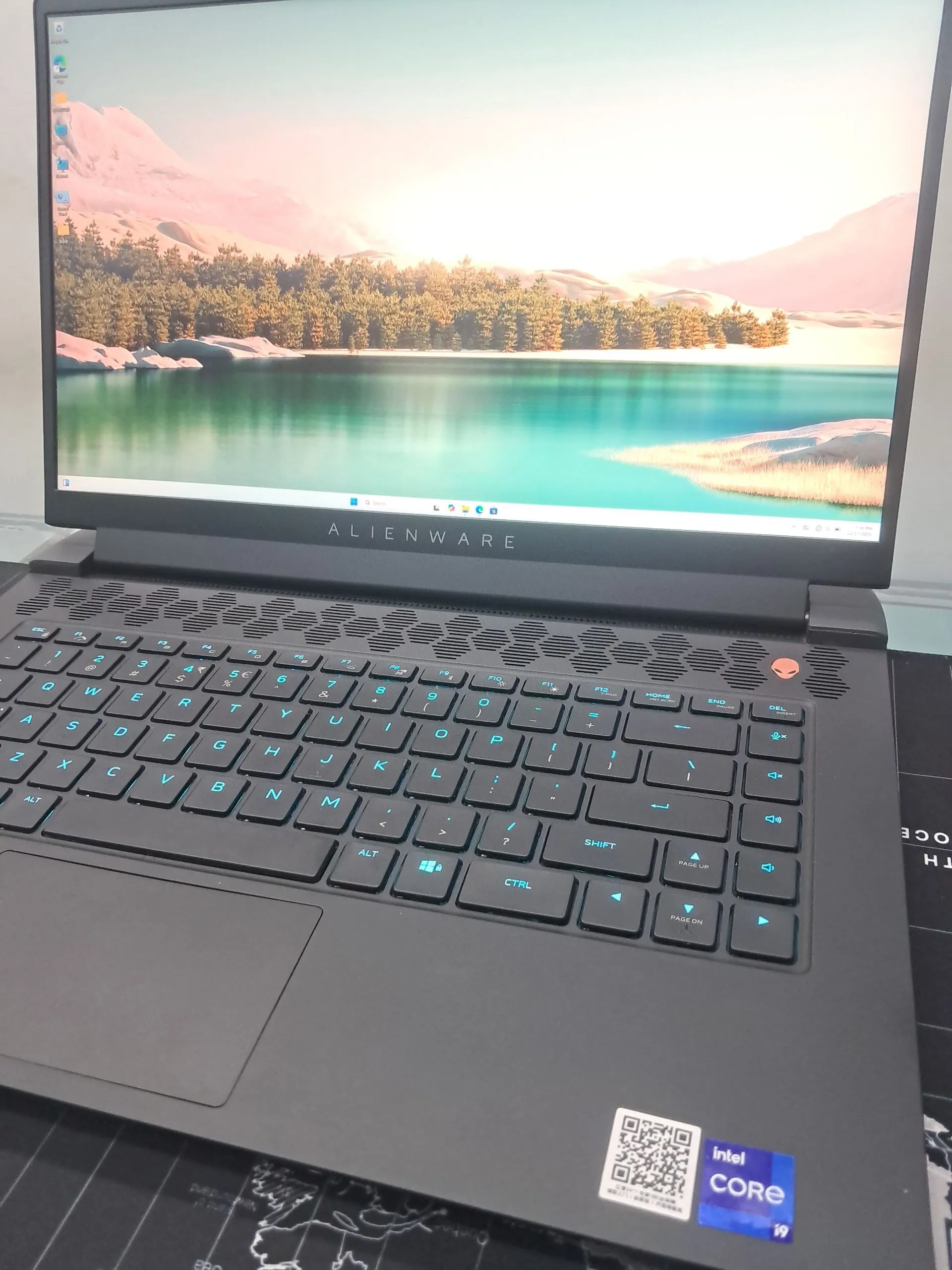 Alienware M15 R7 RTX 3070Ti Laptop – photo 3