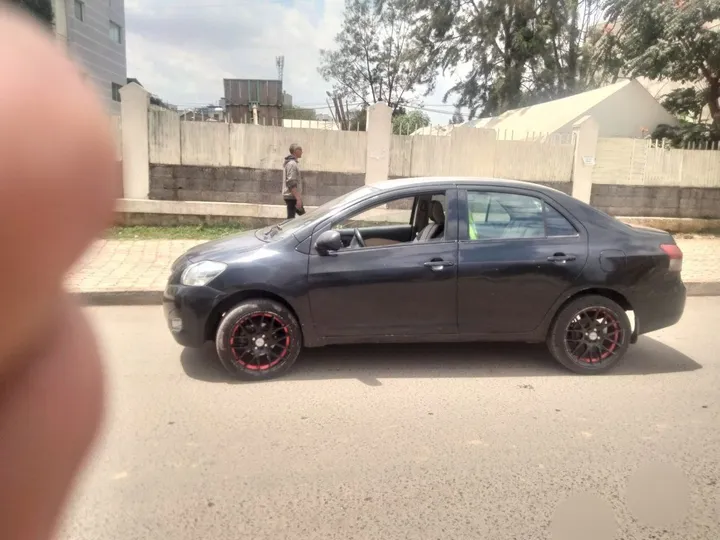 Toyota Yaris Sedan 1.3cc – photo 4