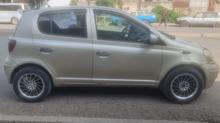 Toyota Vitz 2004 Automatic – photo 4