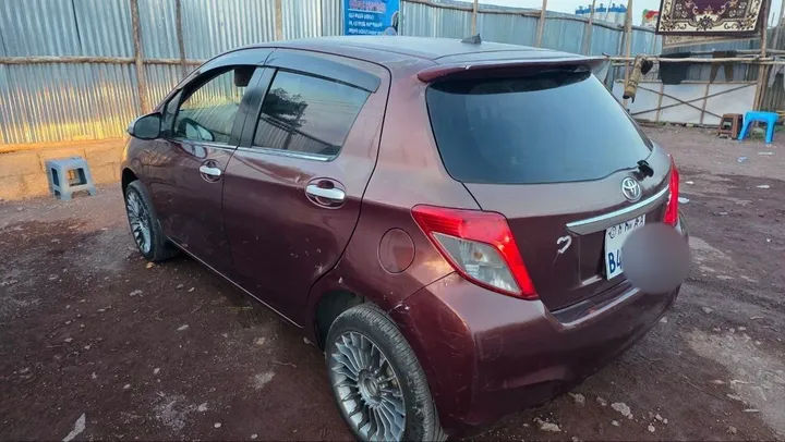 Toyota Compact 2011 Automatic – photo 7