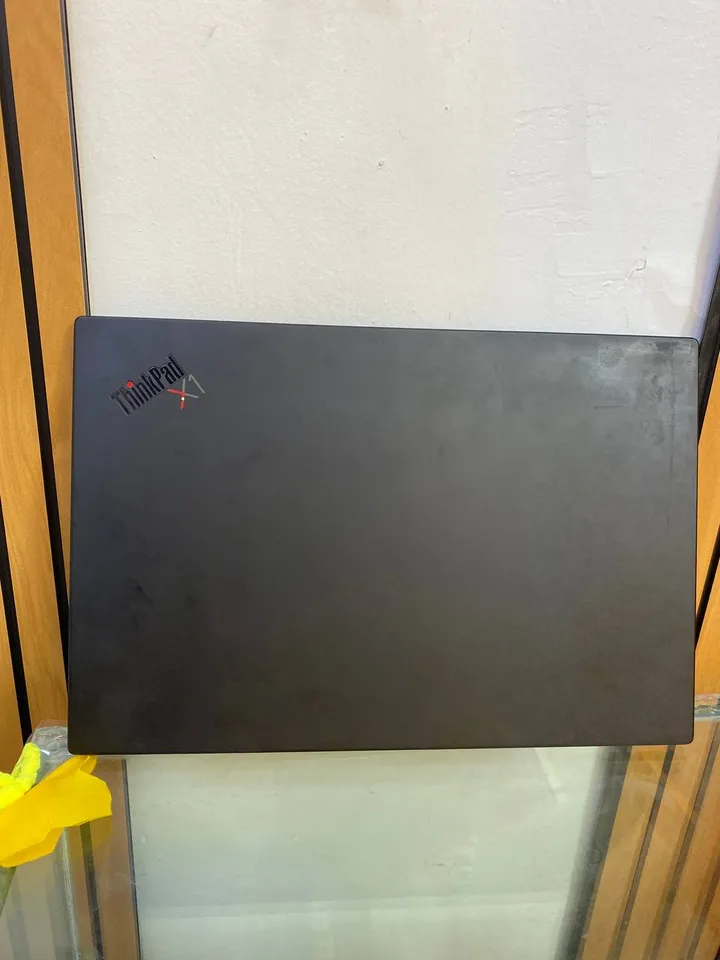 Lenovo ThinkPad X1 Carbon Gen 8 – photo 3