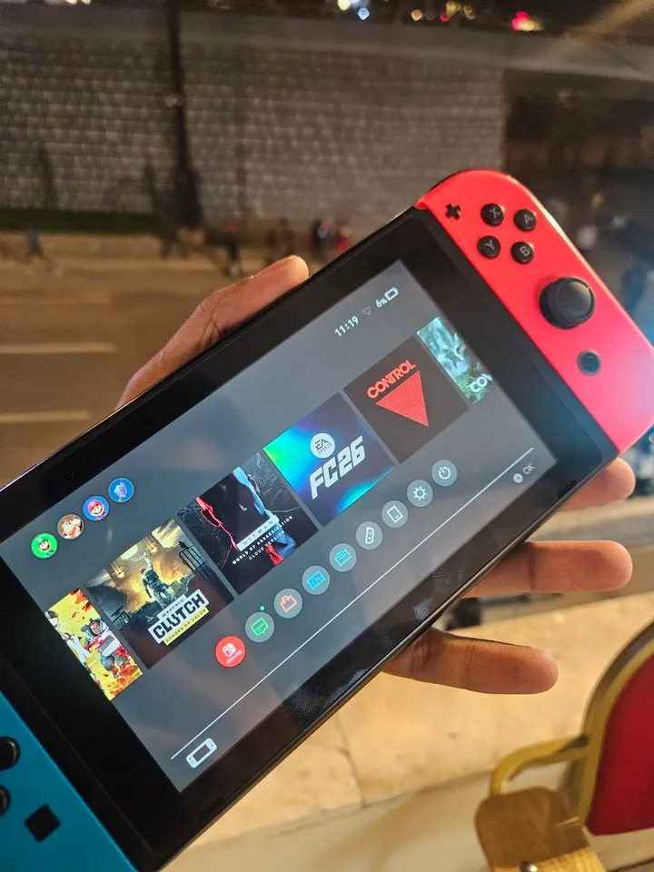 Nintendo Switch 64GB with FIFA 2025 – photo 3