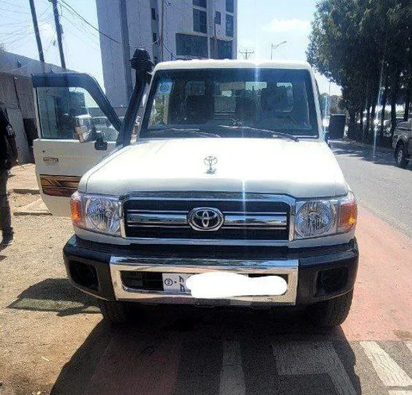 Toyota Land Cruiser 1HZ Pickup 2012 – photo 3