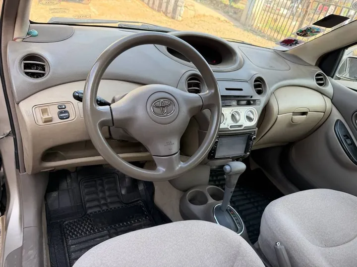 Toyota Platz 2005 Sedan – photo 7