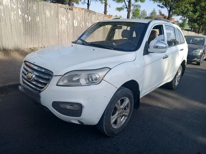 Lifan X-60 SUV – photo 5