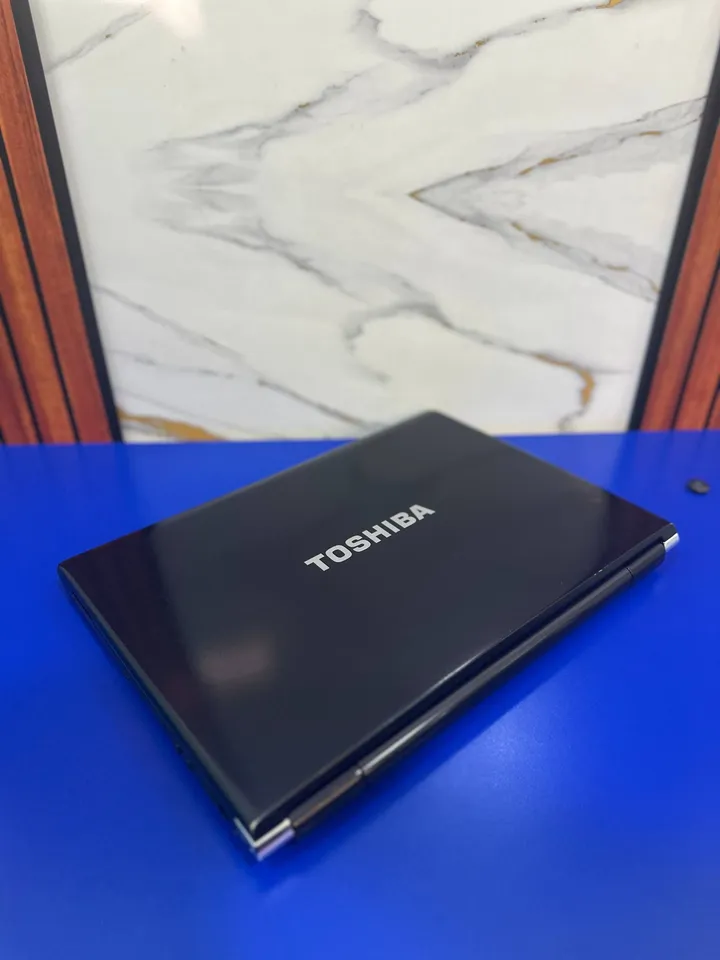 Toshiba Core i5 13.3 inch Laptop – photo 7