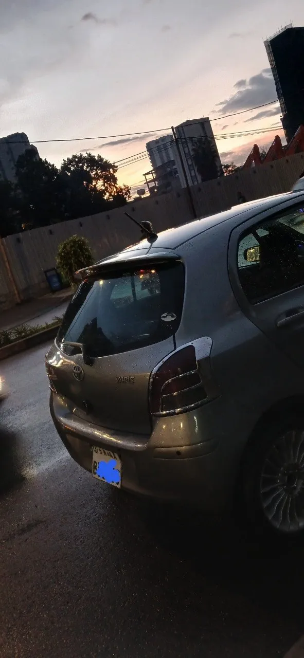 Toyota Yaris Compact 2008 – photo 3