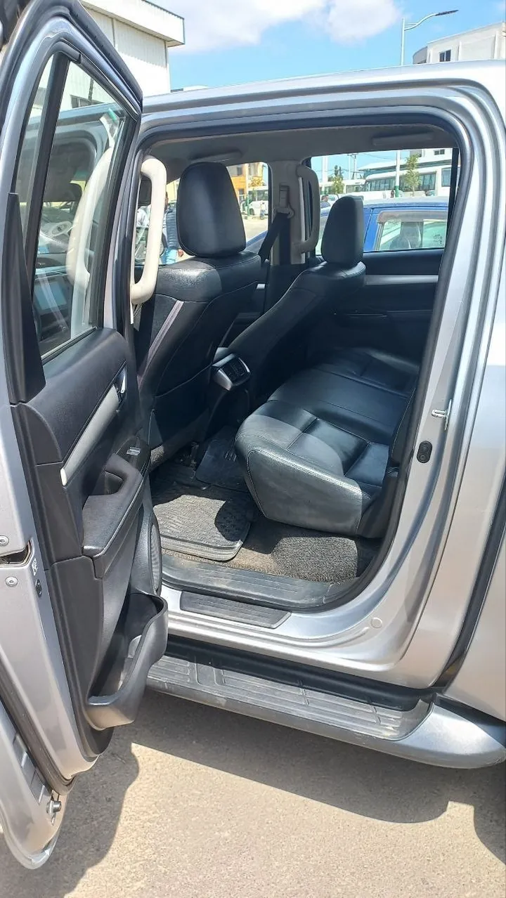 Toyota Hilux Revo 2016 Automatic – photo 8