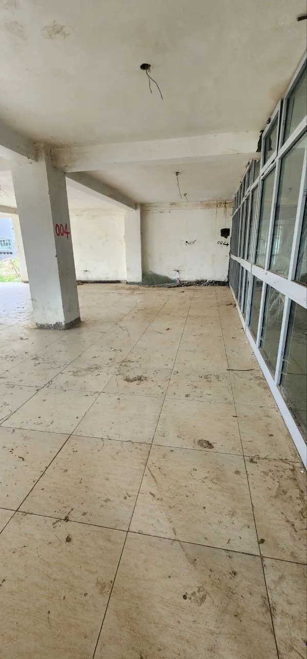40/60 Condominium Commercial Shop – photo 4