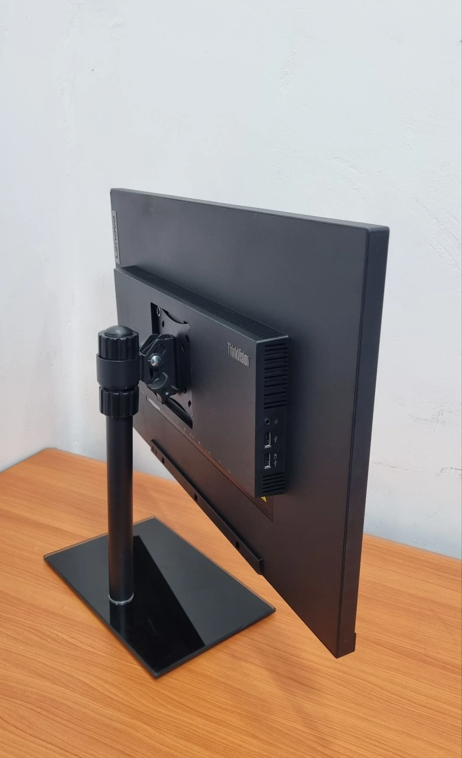 Lenovo ThinkVision P27h-20 27 Inch QHD Monitor – photo 4