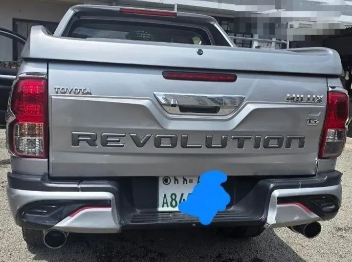 Toyota Hilux Double Cab – photo 3