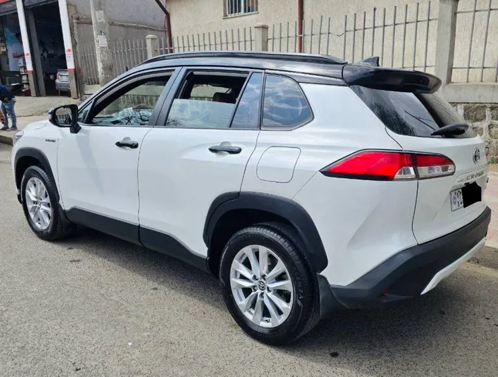 Toyota Corolla Cross Hybrid 2023 – photo 4
