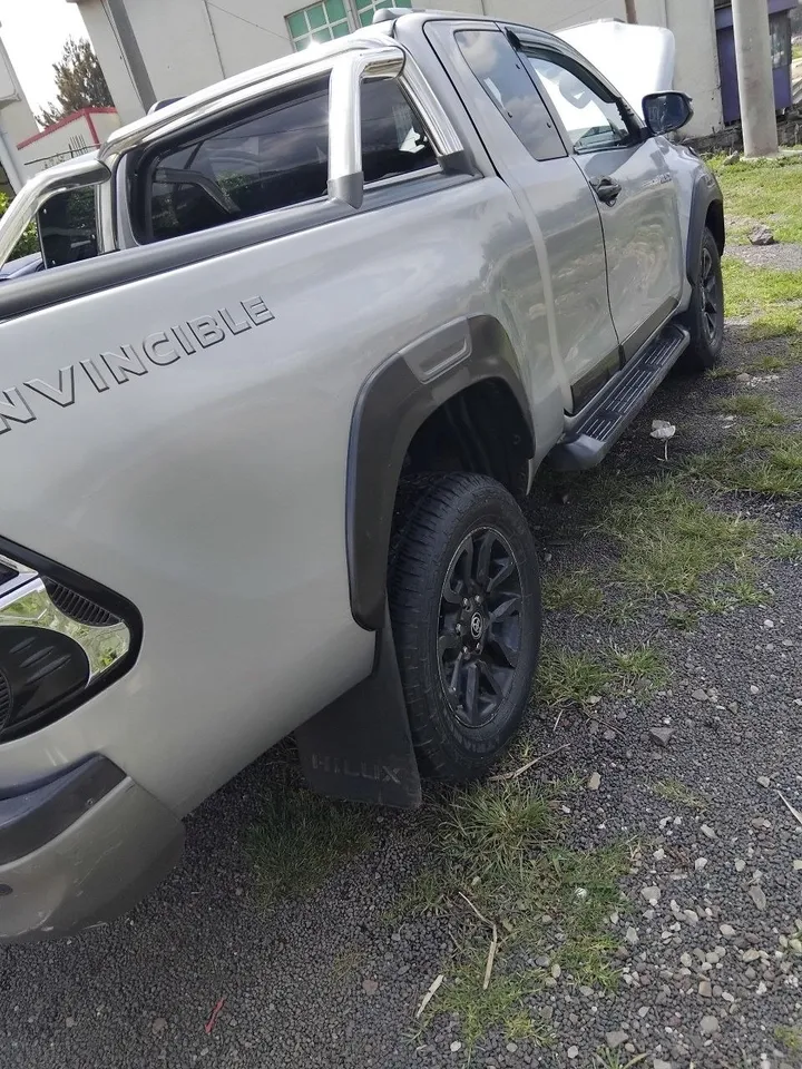 Toyota Hilux Invincible 2021 Diesel – photo 3