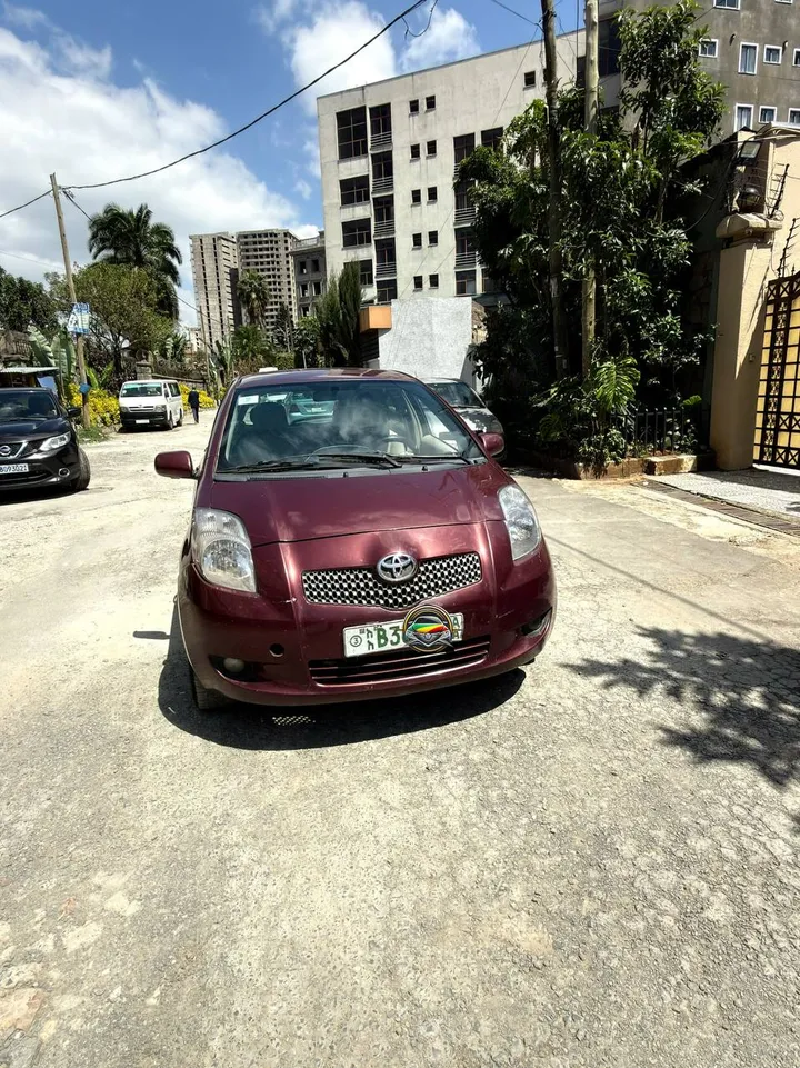 Toyota Yaris Compact 2007 – photo 3