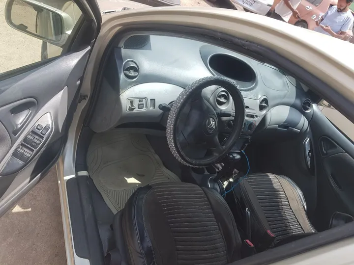 Toyota Vitz 2002 Automatic – photo 6