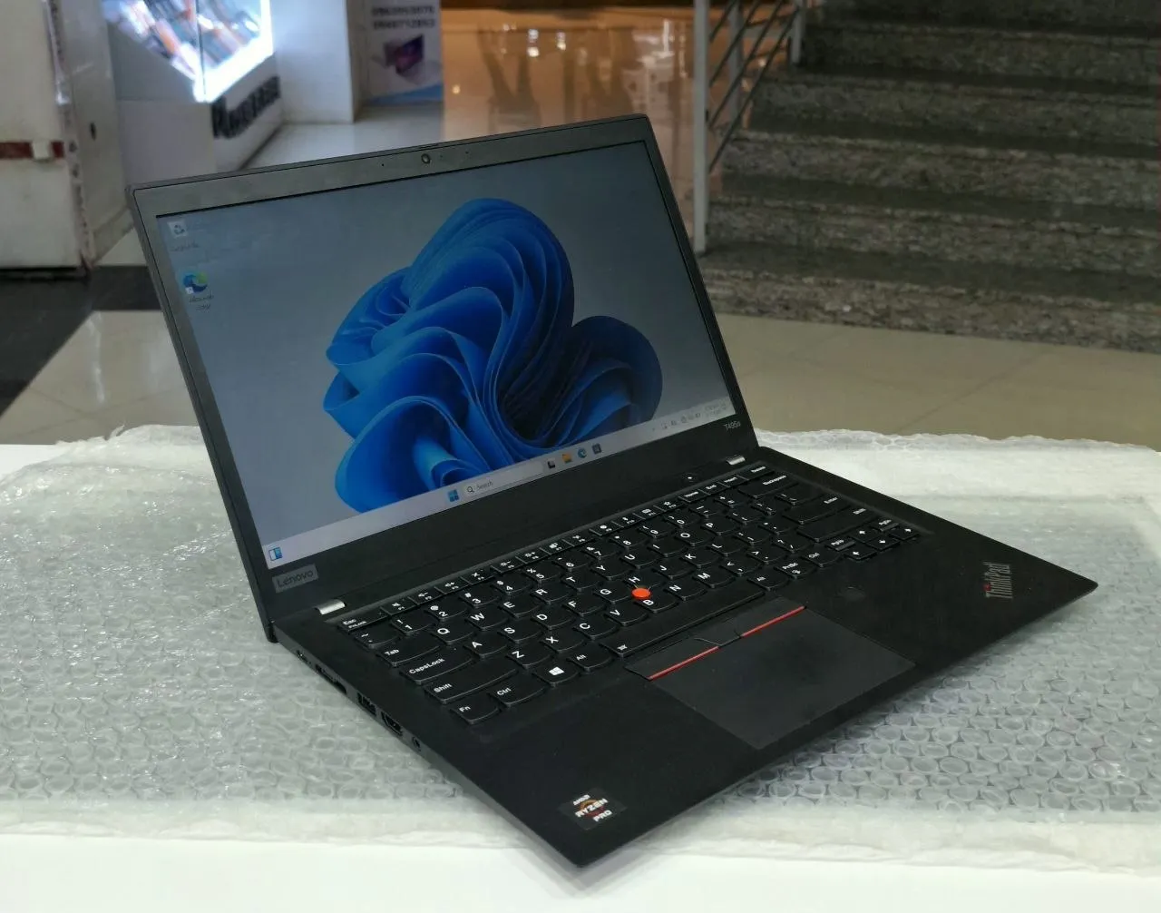 Lenovo ThinkPad T495s Ryzen 7 Laptop – photo 3