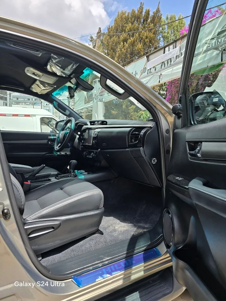 Toyota Hilux Invincible Hybrid Double Cab 2025 – photo 7